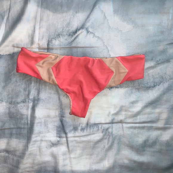 Acacia Set Uns top, Mentawai Bottom! - Picture 10 of 12